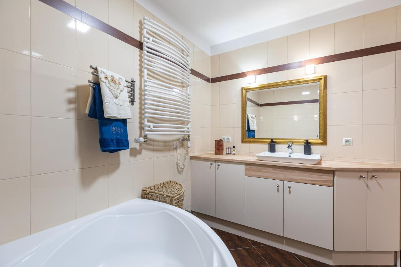 Apartamento Superapart Wilanowska 7, "Pet-Friendly With Elevator & Parking" Varsovia Exterior foto