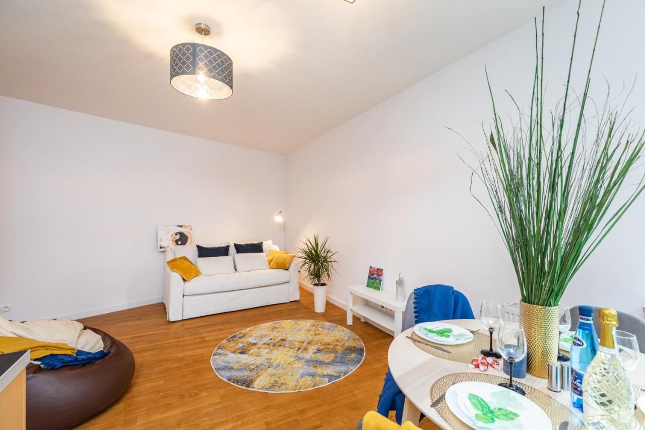 Apartamento Superapart Wilanowska 7, "Pet-Friendly With Elevator & Parking" Varsovia Exterior foto
